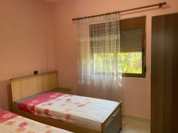 Tirane, jepet me qera apartament 2+1 , 85 m² 450 €