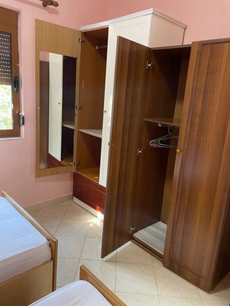 Tirane, jepet me qera apartament 2+1 , 85 m² 450 €