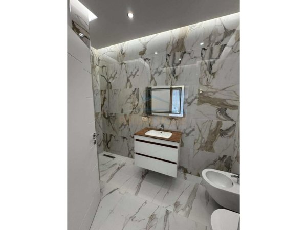 Qera , Apartamen 3+1+2+Post Parkimi , Univers City , Tirane