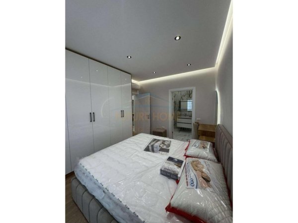 Qera , Apartamen 3+1+2+Post Parkimi , Univers City , Tirane