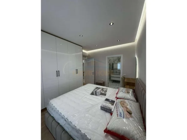 Qera , Apartamen 3+1+2+Post Parkimi , Univers City , Tirane