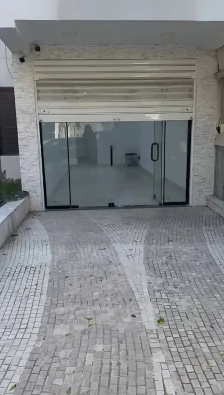 Lushnje, shes dyqan Kati 0, 