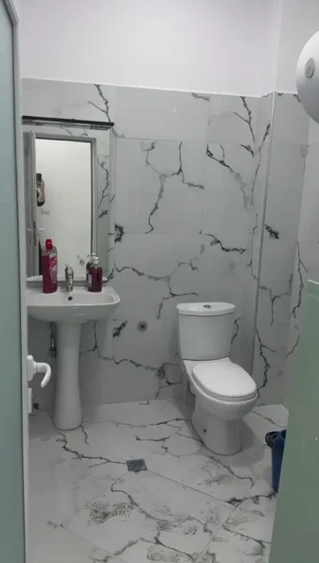 Lushnje, shes dyqan Kati 0, 