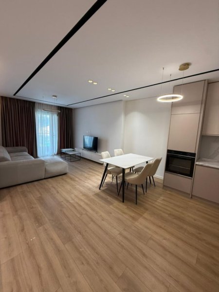 Tirane, jepet me qera apartament 2+1 , 120 m² 1.500 € (Parku olimpik)