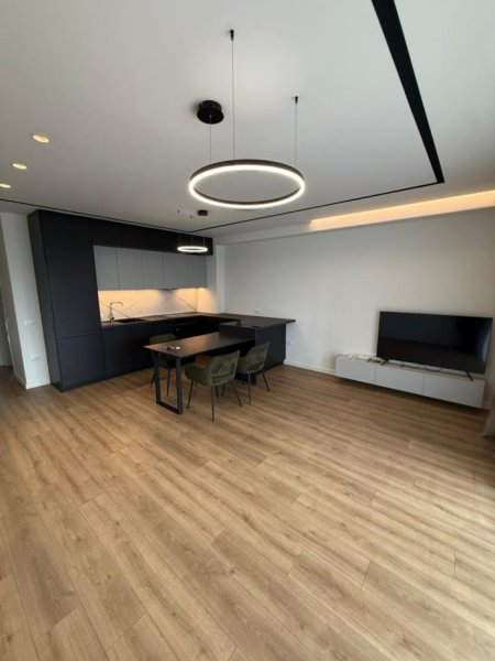 Tirane, jepet me qera apartament 2+1 , 120 m² 1.500 € (Parku olimpik)