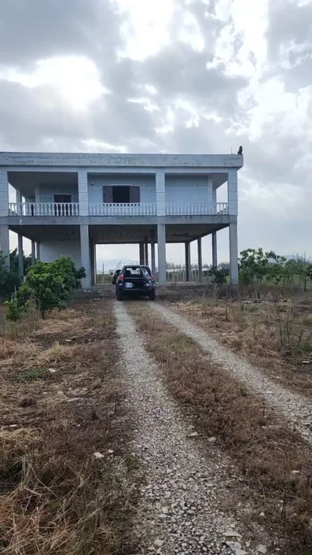 Lushnje, shitet Vile 2 Katshe Kati 0, 