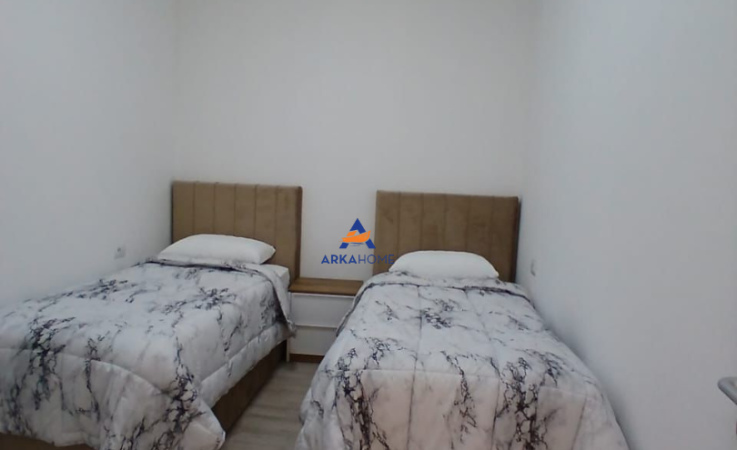 Tirane, jepet me qera apartament 2+1+Ballkon Kati 4, 76 m² 1.000 € (ZOGU I ZI)