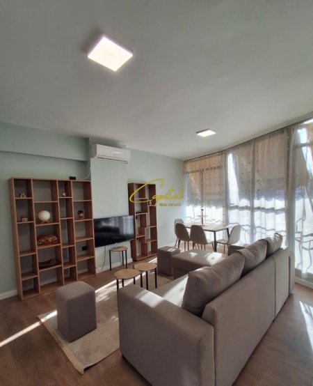 Tirane, jepet me qera apartament 1+1 Kati 7, 55 m² 650 € (SELVIA)