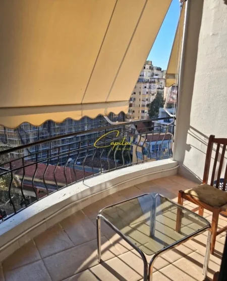 Tirane, jepet me qera apartament 1+1 Kati 7, 55 m² 650 € (SELVIA)