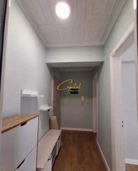 Tirane, jepet me qera apartament 1+1 Kati 7, 55 m² 650 € (SELVIA)