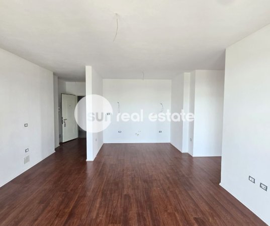 Shkoder, shitet apartament 1+1+Ballkon Kati 6, 89 m² (AFER POLICISE)