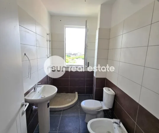 Shkoder, shitet apartament 1+1+Ballkon Kati 6, 89 m² (AFER POLICISE)