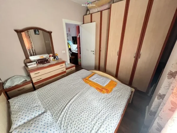 Tirane, shes apartament 1+1+Ballkon Kati 3, 79 m² 140.000 € (kinostudio)