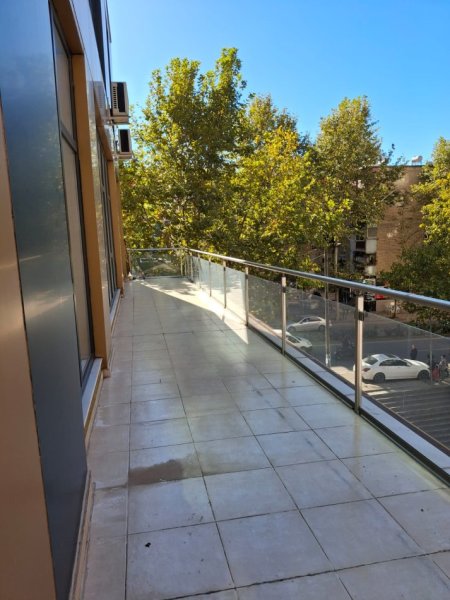 Tirane, jepet me qera ambjent biznesi Kati 3, 168 m² 2.500 € (Stacioni i Trenit)