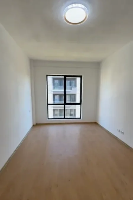 Tirane, jepet me qira apartament 3+1 Kati 4, (5 maj)