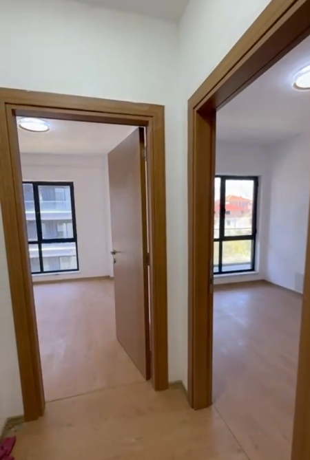 Tirane, jepet me qira apartament 3+1 Kati 4, (5 maj)