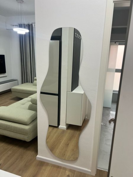 Tirane, jepet me qera apartament 1+1 , 450 € (Kompleksi Kaimi)