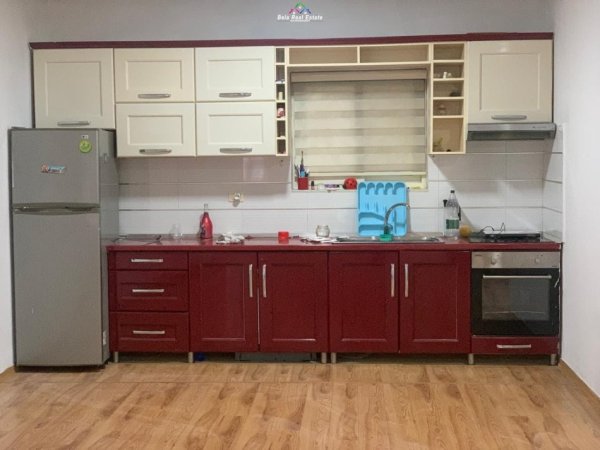 Tirane, jepet me qera apartament 2+1 Kati 3, 102 m² 600 € (3 deshmoret)