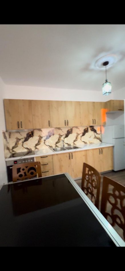 Tirane, jepet me qera apartament 2+1 Kati 4, 450 € 