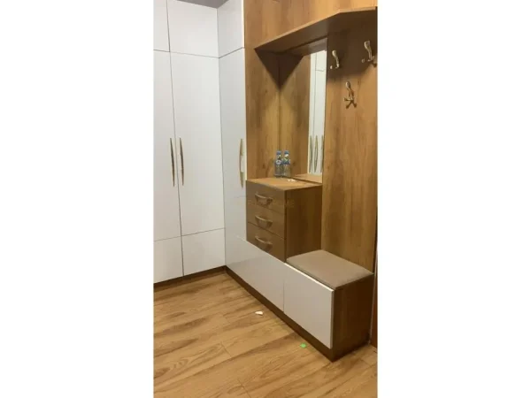 Qera , Apartament 2+1+ Post parkimi , Yzberisht 550 €