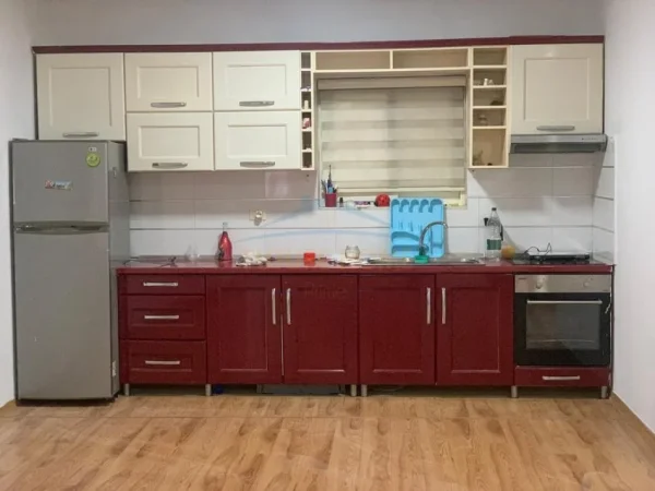 Qera , Apartament 2+1+ Post parkimi , Yzberisht 550 €