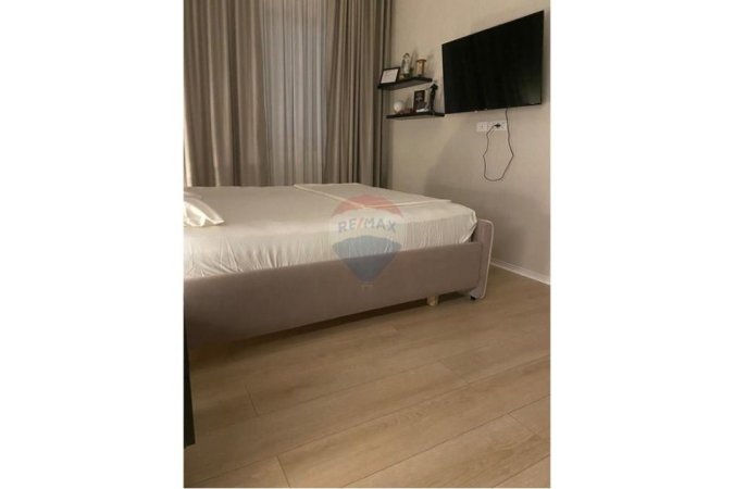 Tirane, jepet me qera apartament 2+1 , 80 m² 700 € (Selite)