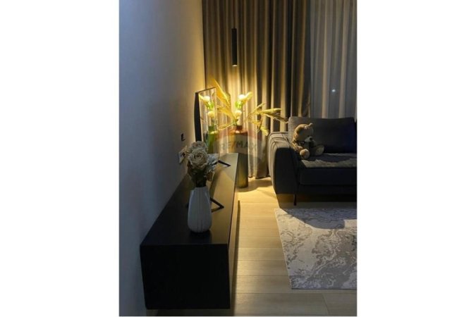 Tirane, jepet me qera apartament 2+1 , 80 m² 700 € (Selite)