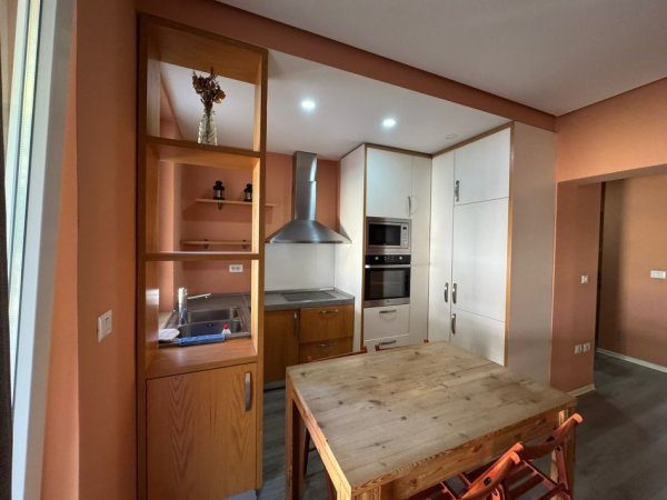 Tirane, jepet me qera apartament 1+1 Kati 4, 550 € 