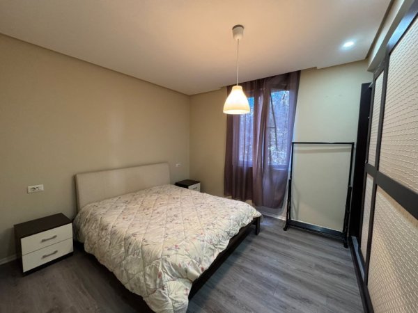 Tirane, jepet me qera apartament 1+1 Kati 4, 550 € 