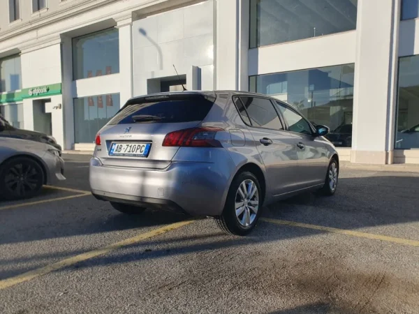 Tirane, shitet makine Peugeot 308 1.6 nafte automat Nafte, gri metalizato automatik Kondicioner 132.200 km 8.990 €