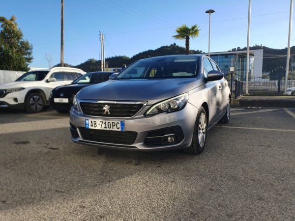 Tirane, shitet makine Peugeot 308 1.6 nafte automat Nafte, gri metalizato automatik Kondicioner 132.200 km 8.990 €