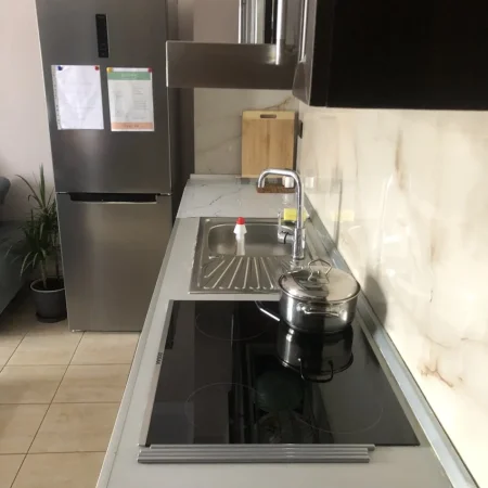 Tirane, jepet me qera apartament 1+1+Ballkon Kati 6, 83 m² 40 € (Rruga Gjon Buzuku)