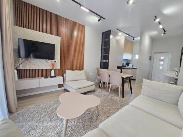 Tirane, jepet me qera apartament 2+1 Kati 3, 110 m² 700 € (Porcelani.)