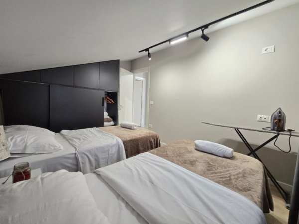 Tirane, jepet me qera apartament 2+1 Kati 3, 110 m² 700 € (Porcelani.)