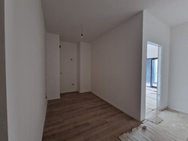 Tirane, jepet me qera ambjent biznesi Kati 11, 114 m² 1.360 € (Rruga e Barrikadave)