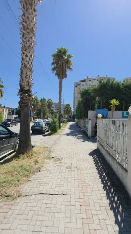 Lushnje, shitet truall , 700 m² 