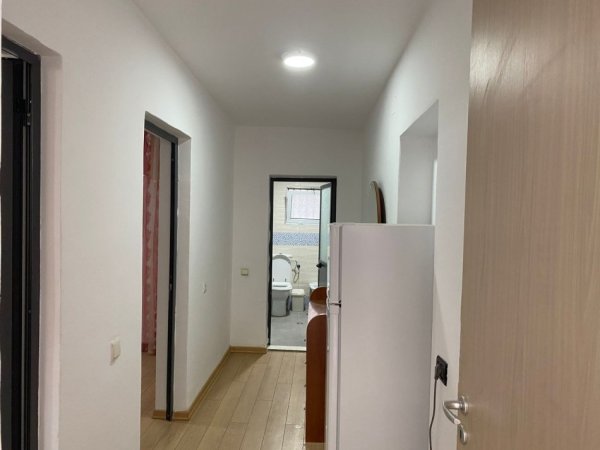 Tirane, jepet me qera shtepi 1+1+Ballkon Kati 0, 55 m² 420 € (ne rrugen Muhamet Gjollesha Tirane)