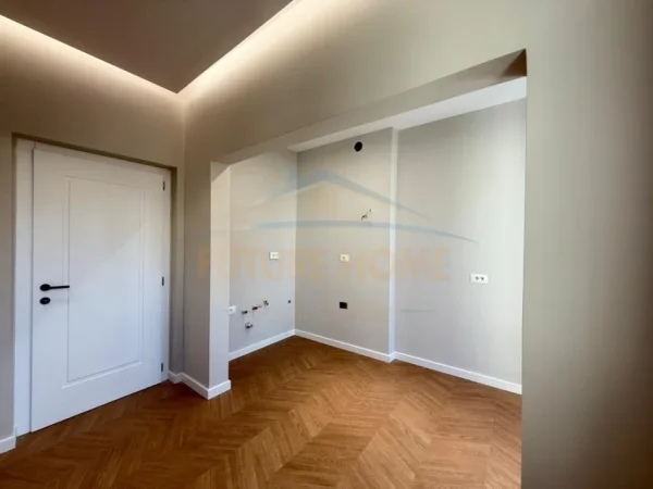 Tirane, shes apartament 2+1+Ballkon Kati 4, 88 m² 255.000 € (MYSLYM SHYRI)