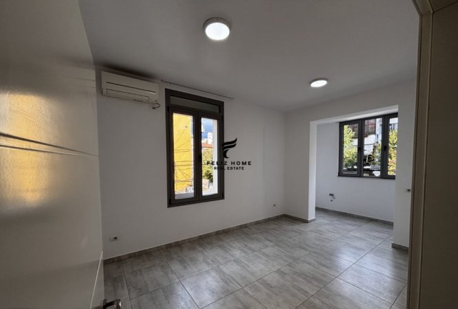 Tirane, jepet me qera zyre Kati 2, 75 m² 500 € (RRUGA E DIBRES)