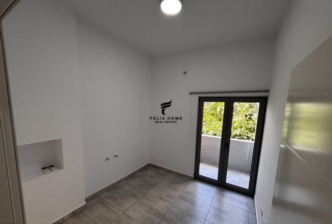 Tirane, jepet me qera zyre Kati 2, 75 m² 500 € (RRUGA E DIBRES)