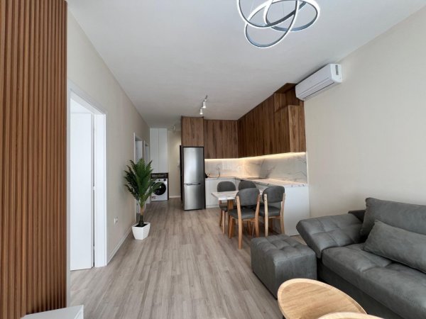 Tirane, jepet me qera apartament 2+1+Ballkon Kati 4, 76 m² 1.000 € Zogu i Zi