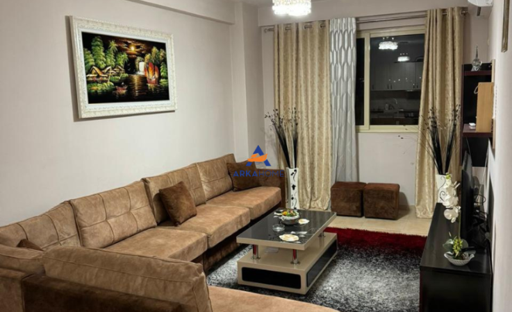 Tirane, jepet me qera apartament 1+1 Kati 5, 70 m² 400 € (yzberisht)