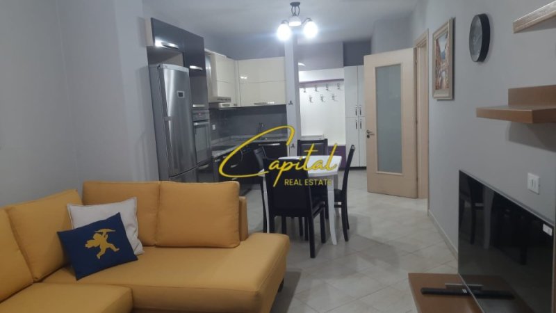 Tirane, jepet me qera apartament 2+1 Kati 2, 96 m² 650 € (RRUGA E KAVAJES)