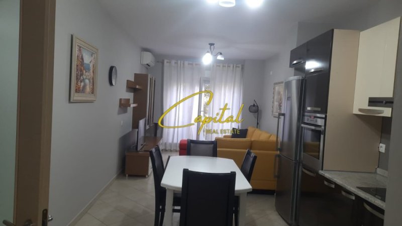 Tirane, jepet me qera apartament 2+1 Kati 2, 96 m² 650 € (RRUGA E KAVAJES)