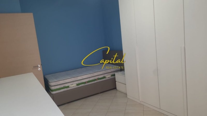 Tirane, jepet me qera apartament 2+1 Kati 2, 96 m² 650 € (RRUGA E KAVAJES)