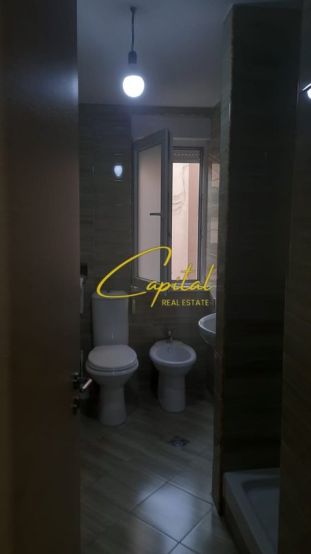 Tirane, jepet me qera apartament 2+1 Kati 2, 96 m² 650 € (RRUGA E KAVAJES)