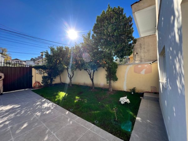 Tirane, jepet me qera Vile 2+1 Kati 3, 700 € (Rruga Bajram Allaraj)