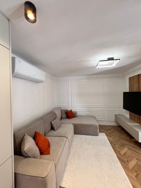 Tirane, jepet me qera Vile 2+1 Kati 3, 700 € (Rruga Bajram Allaraj)