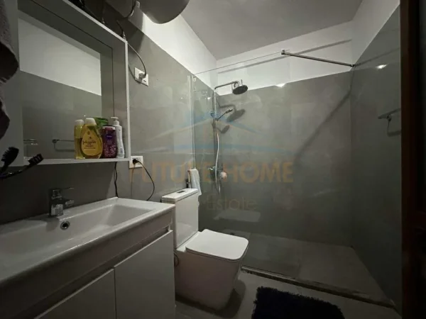 Tirane, shitet apartament 2+1+Ballkon Kati 1, 94 m² 145.000 €