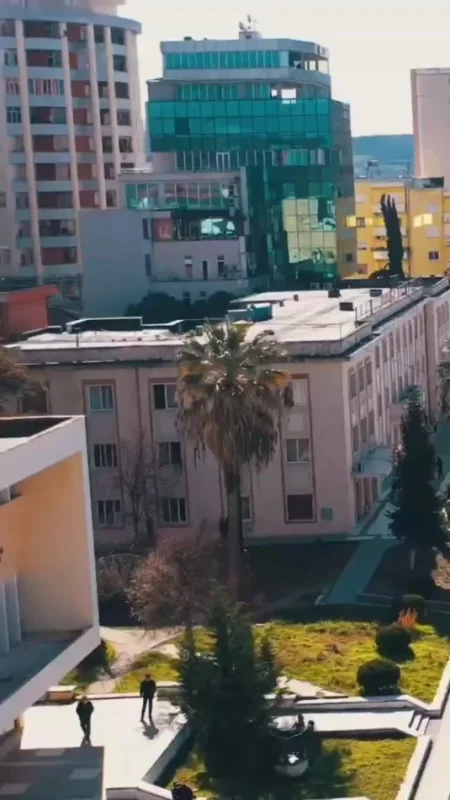 Lushnje, shitet truall , 1.700 m² 